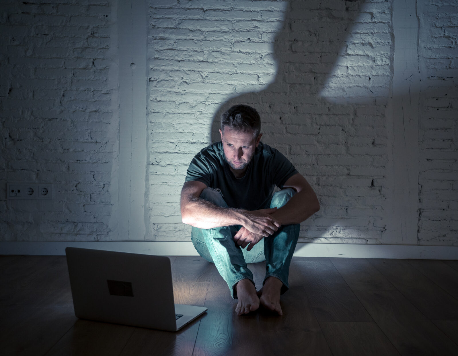 Men suffering Internet cyber bullying
