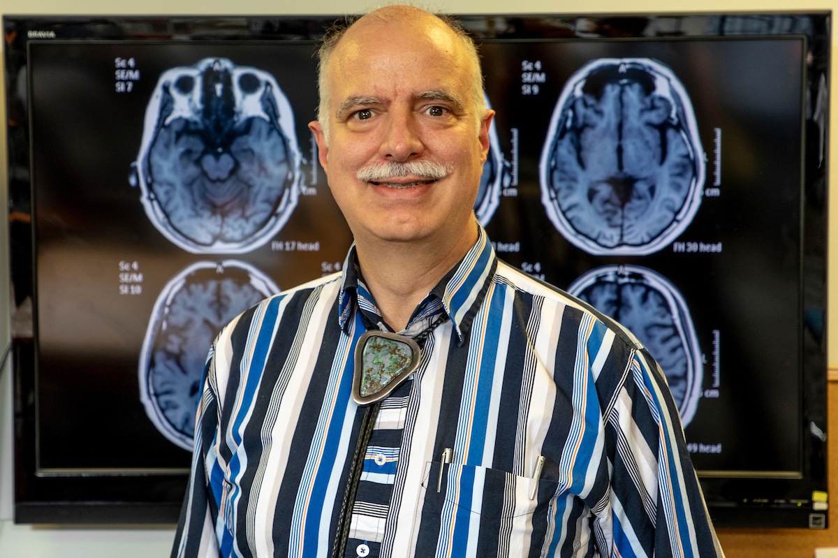 Photo Tom Wagner/Missouri ©2019 Missouri S&T, Photograph of team meeting led by Donald C. Wunsch II, Ph.D. EE, Director of the Applied Computational Intelligence Laboratory.